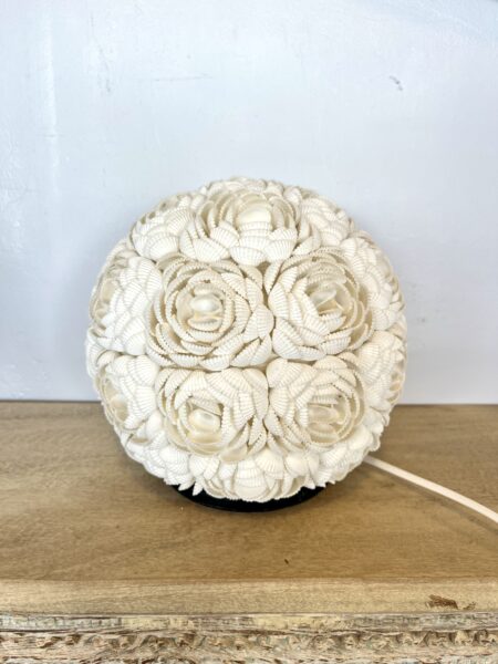 Lampe ronde coquillages