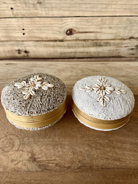 Boite en perles et coquillages
