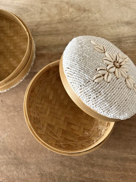 Boite en perles et coquillages