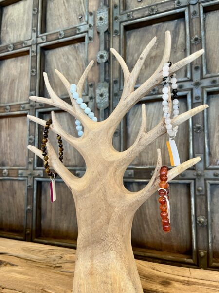 Arbre à bijoux en bois