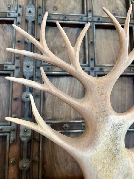 Arbre à bijoux en bois