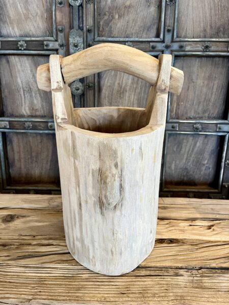 Vase en forme de puit