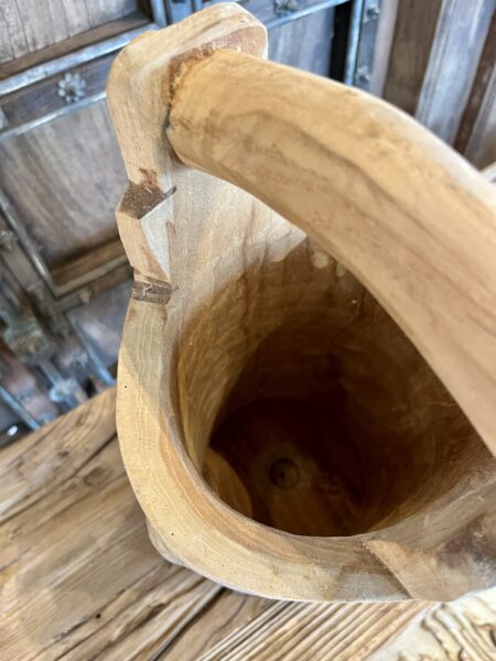 Vase en forme de puit