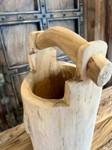 Vase en forme de puit