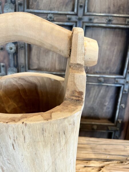 Vase en forme de puit