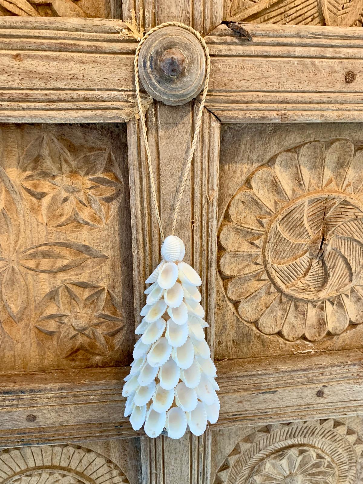 Sapin de Noël en coquillages