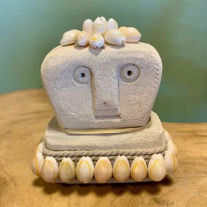 Statuette Sumba pierre et coquillages