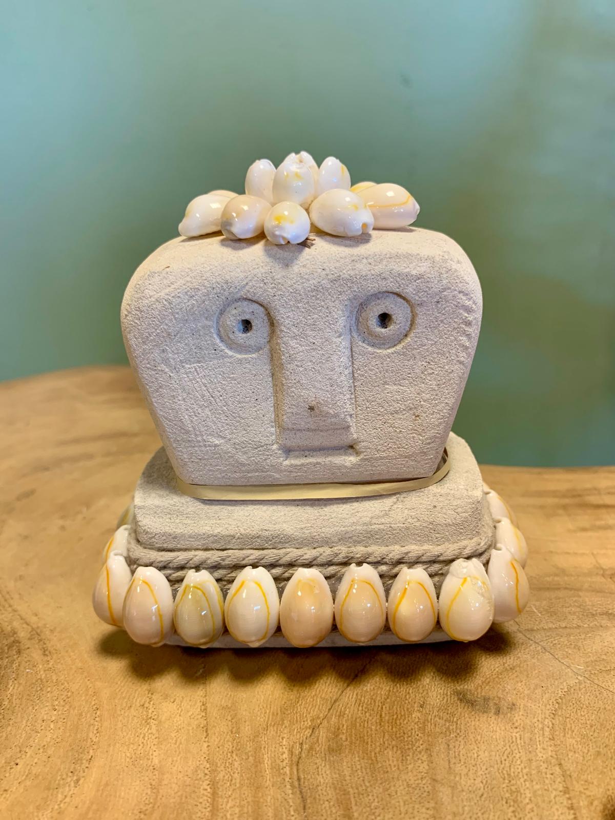 Statuette Sumba pierre et coquillages