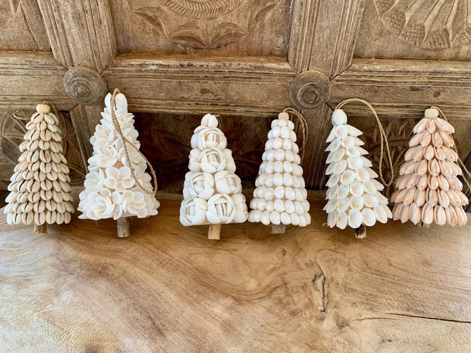 Sapin de Noël en coquillages